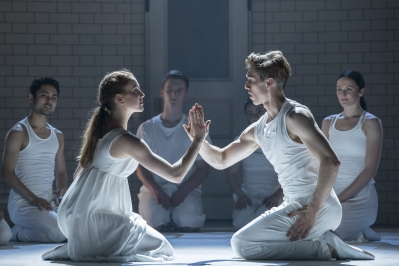 Romeo (Andrew Monaghan) and Juliet (Seren Williams) - Montague Company