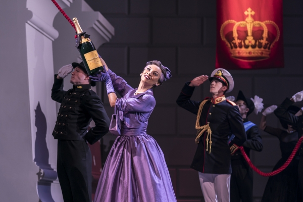 The Queen (Nicole Kabera) in Matthew Bourne's Swan Lake
